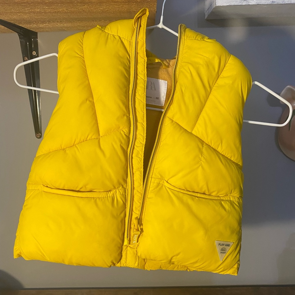 Zara‎ 12-18 month yellow puffer vest